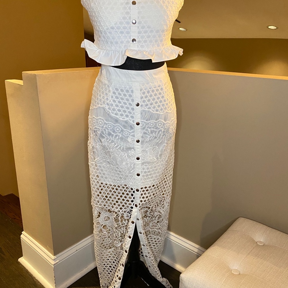 CROCHET LACE BANDEAU TOP WITH MATCHING MAXI SKIRT - Picture 6 of 9